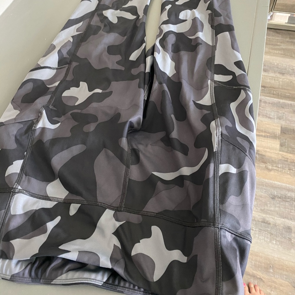 Camo leggings